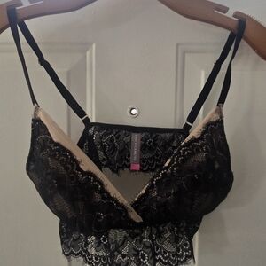 Vince Camuto Elegant Black and Cream Lace Bralette